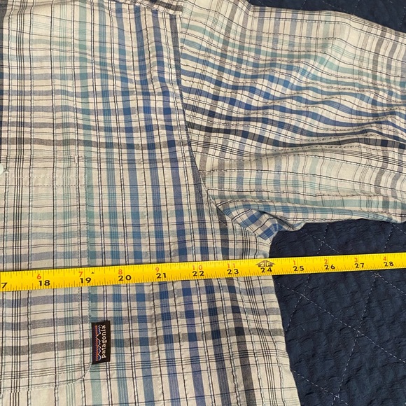 Patagonia button up dress shirt- blue size XL Excellent condition - Picture 8 of 9